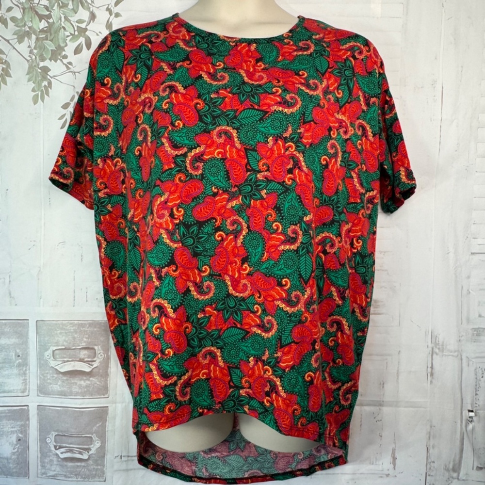 LuLaRoe Irma Green Red Paisley Hi Lo Hem Relaxed Casual Tunic Shirt Top Small S